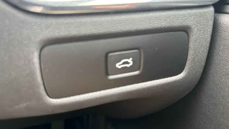 Volvo XC60 2.0 B5P Plus Dark 5dr AWD Geartronic Petrol Estate